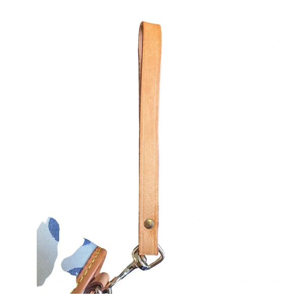 Dooney & Bourke canvas and leather trim wristlet - Picture 4 of 8